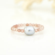 Load image into Gallery viewer, READY TO SHIP Keshi Pearl Stretch Ring with bead detail FJD$