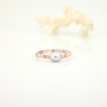 Load image into Gallery viewer, READY TO SHIP Keshi Pearl Stretch Ring with bead detail FJD$