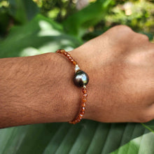 Load image into Gallery viewer, READY TO SHIP Saltwater Pearl Bracelet in 14k Gold Fill - FJD$