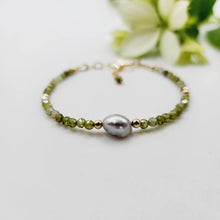 Load image into Gallery viewer, READY TO SHIP Freshwater Pearl & Faceted Glass Bead Bracelet - 14k Gold Fill FJD$ - Adorn Pacific - All Products