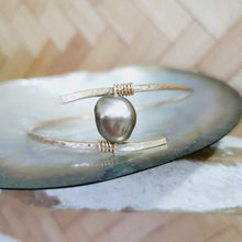 Load image into Gallery viewer, CONTACT US TO RECREATE THIS SOLD OUT STYLE Fiji Saltwater Pearl Bracelet- 14k Gold Fill - Adorn Pacific - Bracelets