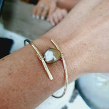 Load image into Gallery viewer, CONTACT US TO RECREATE THIS SOLD OUT STYLE Fiji Saltwater Pearl Bracelet- 14k Gold Fill - Adorn Pacific - Bracelets