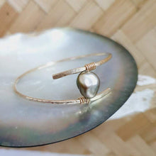 Load image into Gallery viewer, CONTACT US TO RECREATE THIS SOLD OUT STYLE Fiji Saltwater Pearl Bracelet- 14k Gold Fill - Adorn Pacific - Bracelets