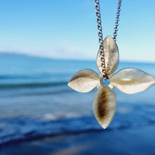 Load image into Gallery viewer, READY TO SHIP Oyster Shell Flower Necklace - 925 Sterling Silver FJD$ - Adorn Pacific - Necklaces