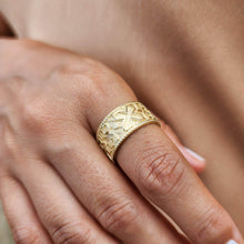 Load image into Gallery viewer, READY TO SHIP - Unisex Tapa Band - 9k Solid Gold FJD$ - Adorn Pacific - Rings