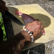 Load image into Gallery viewer, READY TO SHIP Fiji Saltwater Pearl &amp; Shell Money Stretch Bracelet FJD$
