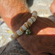 Load image into Gallery viewer, READY TO SHIP Fiji Saltwater Pearl &amp; Shell Money Stretch Bracelet FJD$
