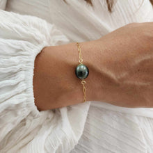 Load image into Gallery viewer, READY TO SHIP Saltwater Pearl Bracelet in 14k Gold Fill - FJD$
