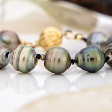 Load image into Gallery viewer, CONTACT US TO RECREATE THIS SOLD OUT STYLE Saltwater Pearl Bracelet in 14k Solid Gold - FJD$
