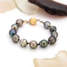 Load image into Gallery viewer, CONTACT US TO RECREATE THIS SOLD OUT STYLE Saltwater Pearl Bracelet in 14k Solid Gold - FJD$
