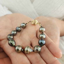 Load image into Gallery viewer, CONTACT US TO RECREATE THIS SOLD OUT STYLE Saltwater Pearl Bracelet in 14k Solid Gold - FJD$
