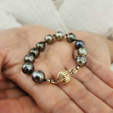 Load image into Gallery viewer, CONTACT US TO RECREATE THIS SOLD OUT STYLE Saltwater Pearl Bracelet in 14k Solid Gold - FJD$
