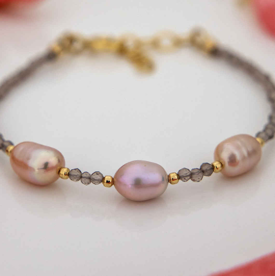 CONTACT US TO RECREATE THIS SOLD OUT STYLE Freshwater Pearl & Bead Bracelet - 14k Gold Fill FJD$