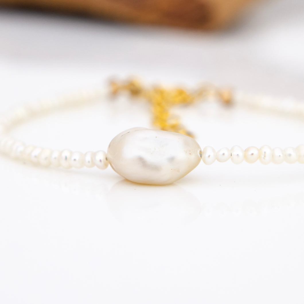 READY TO SHIP Freshwater Pearl Bracelet with Civa Fiji Pearl - 14k Gold Fill FJD$
