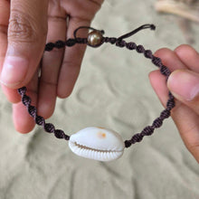 Load image into Gallery viewer, READY TO SHIP Unisex Woven Civa Fiji Pearl Bracelet - FJD$

