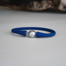 Load image into Gallery viewer, READY TO SHIP Unisex Civa Fiji Pearl Bracelet - Soft Stretch Rubber FJD$
