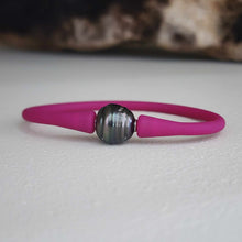 Load image into Gallery viewer, READY TO SHIP Unisex Civa Fiji Pearl Bracelet - Soft Stretch Rubber FJD$
