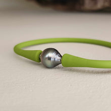 Load image into Gallery viewer, READY TO SHIP Unisex Civa Fiji Pearl Bracelet - Soft Stretch Rubber FJD$
