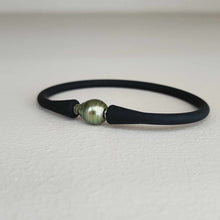 Load image into Gallery viewer, READY TO SHIP Unisex Civa Fiji Pearl Bracelet - Soft Stretch Rubber FJD$

