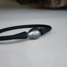 Load image into Gallery viewer, READY TO SHIP Unisex Civa Fiji Pearl Bracelet - Soft Stretch Rubber FJD$
