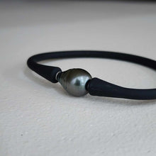 Load image into Gallery viewer, READY TO SHIP Unisex Civa Fiji Pearl Bracelet - Soft Stretch Rubber FJD$
