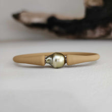 Load image into Gallery viewer, READY TO SHIP Unisex Civa Fiji Pearl Bracelet - Soft Stretch Rubber FJD$

