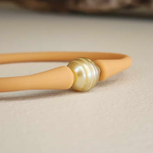 Load image into Gallery viewer, READY TO SHIP Unisex Civa Fiji Pearl Bracelet - Soft Stretch Rubber FJD$
