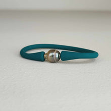 Load image into Gallery viewer, READY TO SHIP Unisex Civa Fiji Pearl Bracelet - Soft Stretch Rubber FJD$
