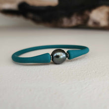 Load image into Gallery viewer, READY TO SHIP Unisex Civa Fiji Pearl Bracelet - Soft Stretch Rubber FJD$
