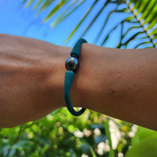 Load image into Gallery viewer, READY TO SHIP Unisex Civa Fiji Pearl Bracelet - Soft Stretch Rubber FJD$
