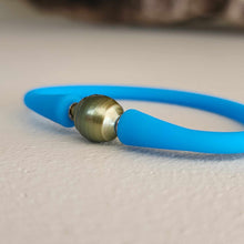Load image into Gallery viewer, READY TO SHIP Unisex Civa Fiji Pearl Bracelet - Soft Stretch Rubber FJD$
