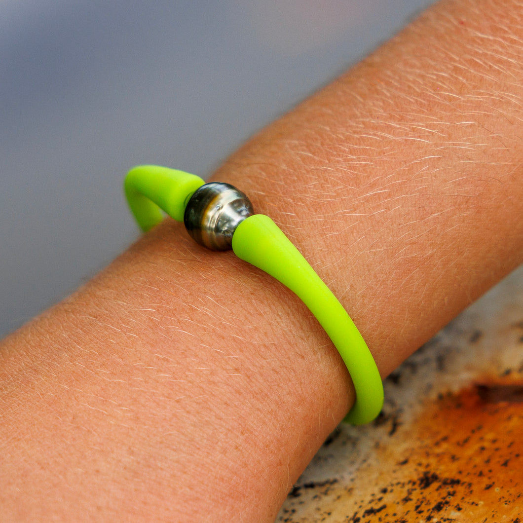 READY TO SHIP Unisex Civa Fiji Pearl Bracelet - Soft Stretch Rubber FJD$