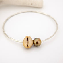 Load image into Gallery viewer, READY TO SHIP Civa Fiji Saltwater Pearl &amp; Shell Bangle - 925 Sterling Silver FJD$
