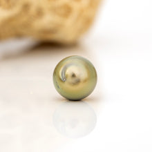 Load image into Gallery viewer, Fiji Loose Saltwater Pearl with Grade Certificate #4136 - FJD$
