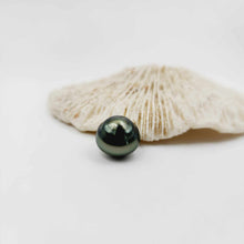 Load image into Gallery viewer, READY TO SHIP Civa Fiji Saltwater Pearl Bangle - 14k Gold Fill FJD$
