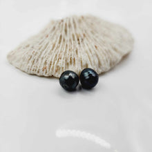 Load image into Gallery viewer, Civa Fiji Loose Saltwater Pearl Pair - FJD$
