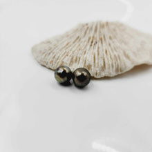 Load image into Gallery viewer, Civa Fiji Loose Saltwater Pearl Pair - FJD$
