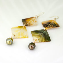 Load image into Gallery viewer, READY TO SHIP Mother of Pearl &amp; Civa Fiji Pearl Earrings - 18k Gold Vermeil FJD$
