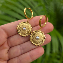 Load image into Gallery viewer, READY TO SHIP Freshwater Pearl Hoop Earrings - Gold Plated FJD$
