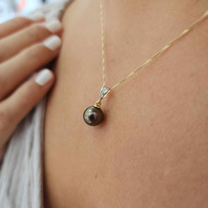 CONTACT US TO RECREATE THIS SOLD OUT STYLE Civa Fiji Graded Pearl Necklace with Diamond Set Pendant - 14k Solid Gold FJD$