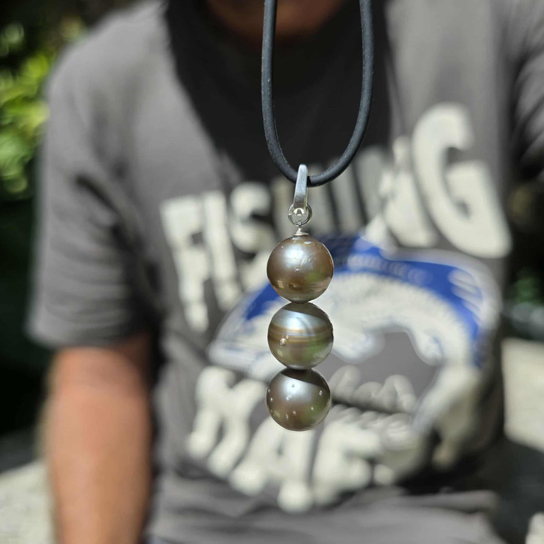 READY TO SHIP Unisex Civa Fiji Saltwater Pearl Trio Necklace - Rubber FJD$