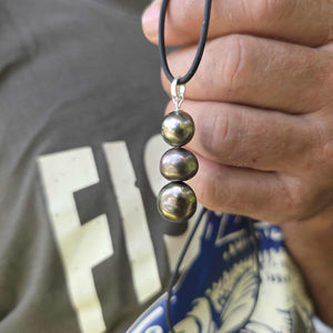 READY TO SHIP Unisex Civa Fiji Saltwater Pearl Trio Necklace - Rubber FJD$