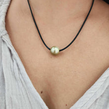 Load image into Gallery viewer, READY TO SHIP Unisex Civa Fiji Saltwater Pearl Necklace - Stretch Rubber FJD$
