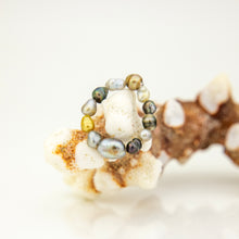 Load image into Gallery viewer, READY TO SHIP Keshi Pearl Stretch Ring FJD$
