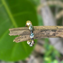 Load image into Gallery viewer, READY TO SHIP Keshi Pearl Stretch Ring with bead detail FJD$
