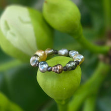 Load image into Gallery viewer, READY TO SHIP Keshi Pearl Stretch Ring with bead detail FJD$
