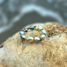 Load image into Gallery viewer, READY TO SHIP Keshi Pearl Stretch Ring with bead detail FJD$
