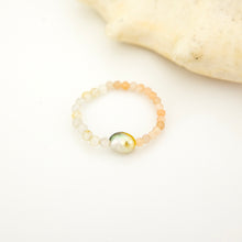Load image into Gallery viewer, READY TO SHIP Keshi Pearl Stretch Ring with bead detail FJD$
