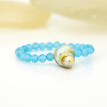 Load image into Gallery viewer, READY TO SHIP Keshi Pearl Stretch Ring with bead detail FJD$
