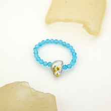 Load image into Gallery viewer, READY TO SHIP Keshi Pearl Stretch Ring with bead detail FJD$
